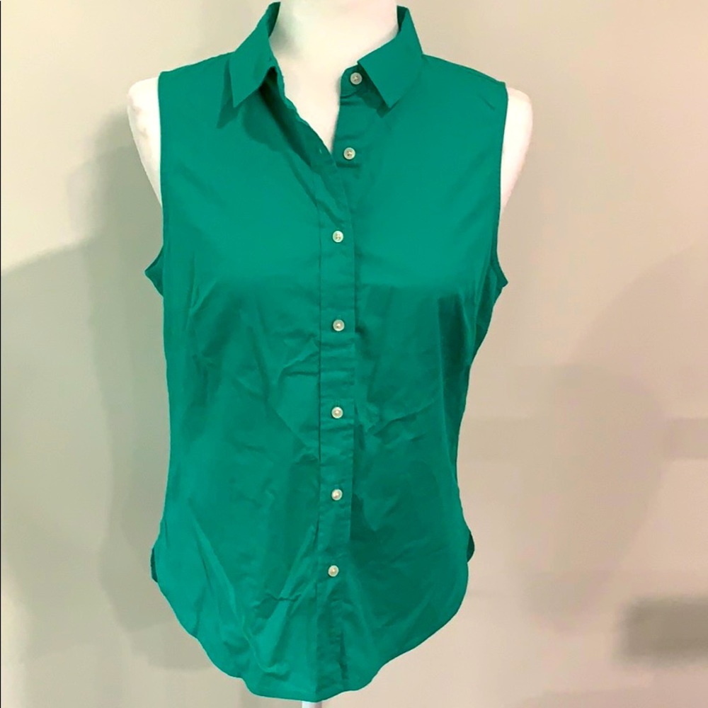 Women’s green sleeveless button up